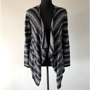 Women’s Volcom Black & White Waterfall Knit Cardigan size XS